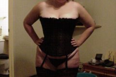 Cassi-Corset-from-the-fron-1